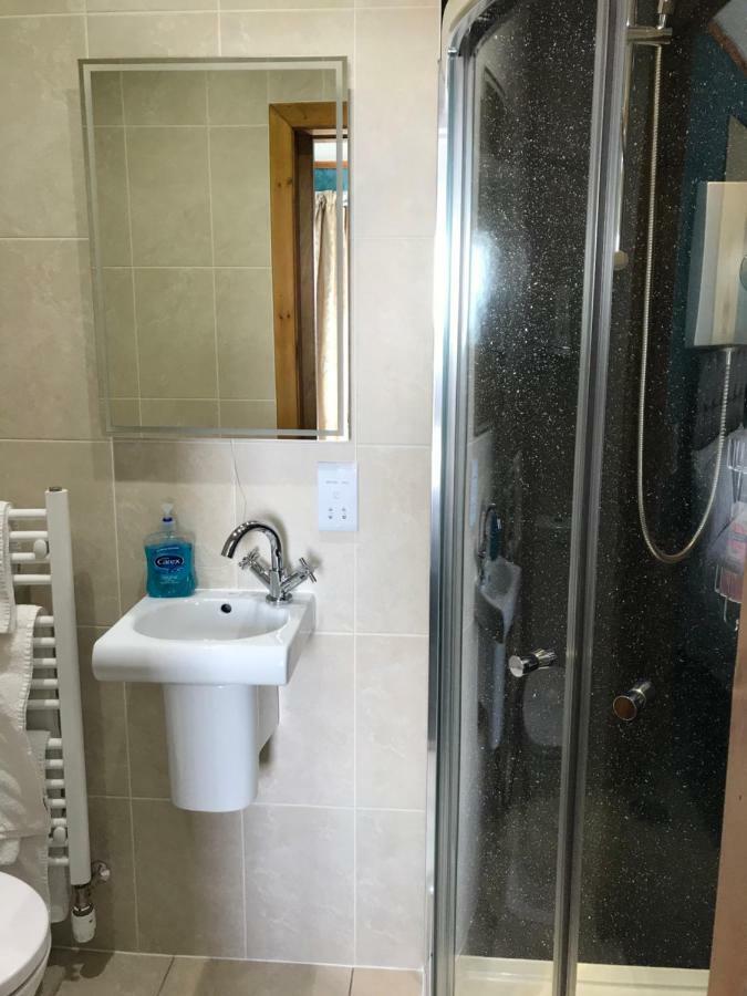 Double Room Private Bathroom